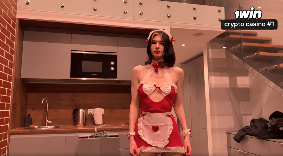 av uncen เมดแดง Cutie Kim – my girlfriend in a red hoodie